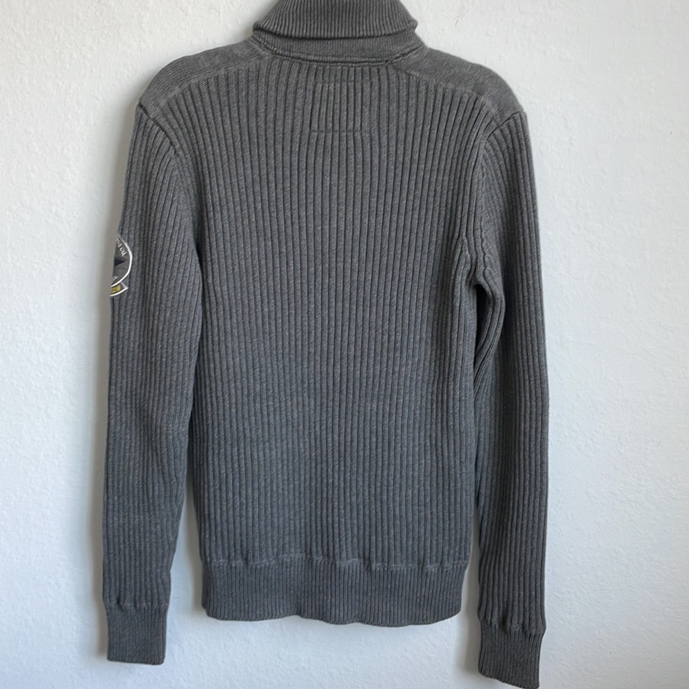 H & M Sweater - Picture 10 of 14